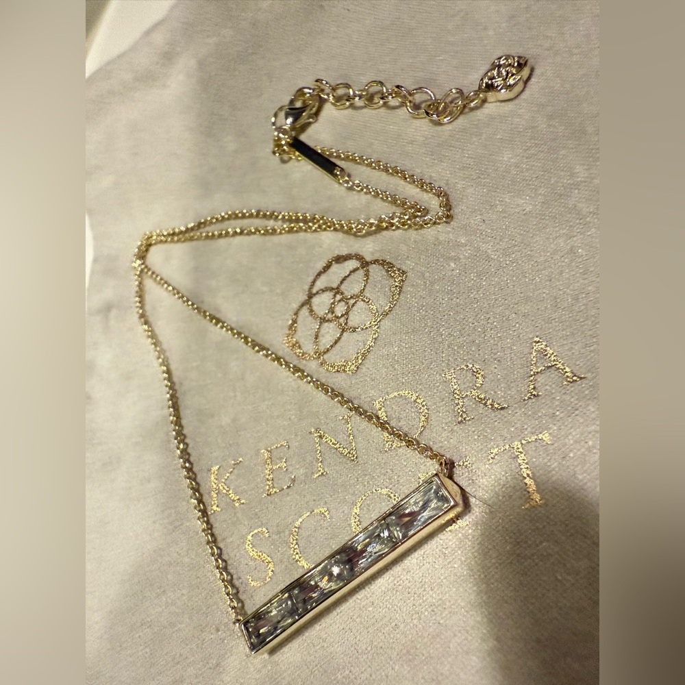 KENDRA SCOTT Jack Gold Bar Necklace in White Crystal w/ Jewelry Pouch - Picture 4 of 6